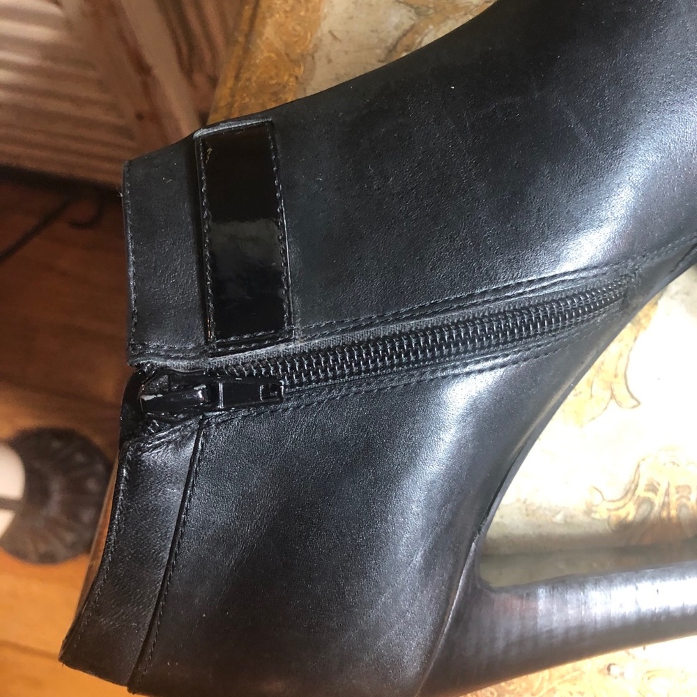 SZ 8.5-RALPH LAUREN BLACK LEATHER 4” ANKLE BOOTS - Picture 10 of 16